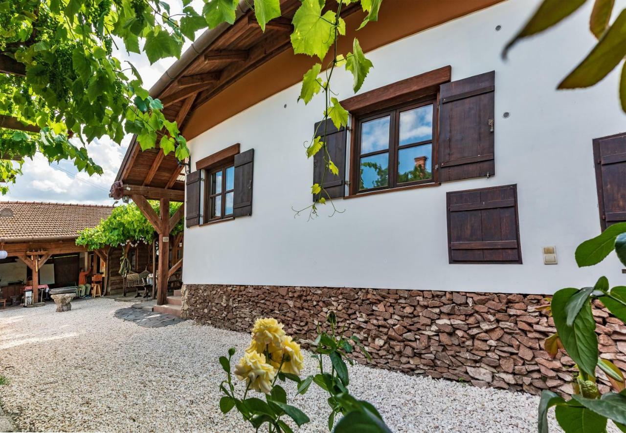 Pajta Apartman Эгер Экстерьер фото